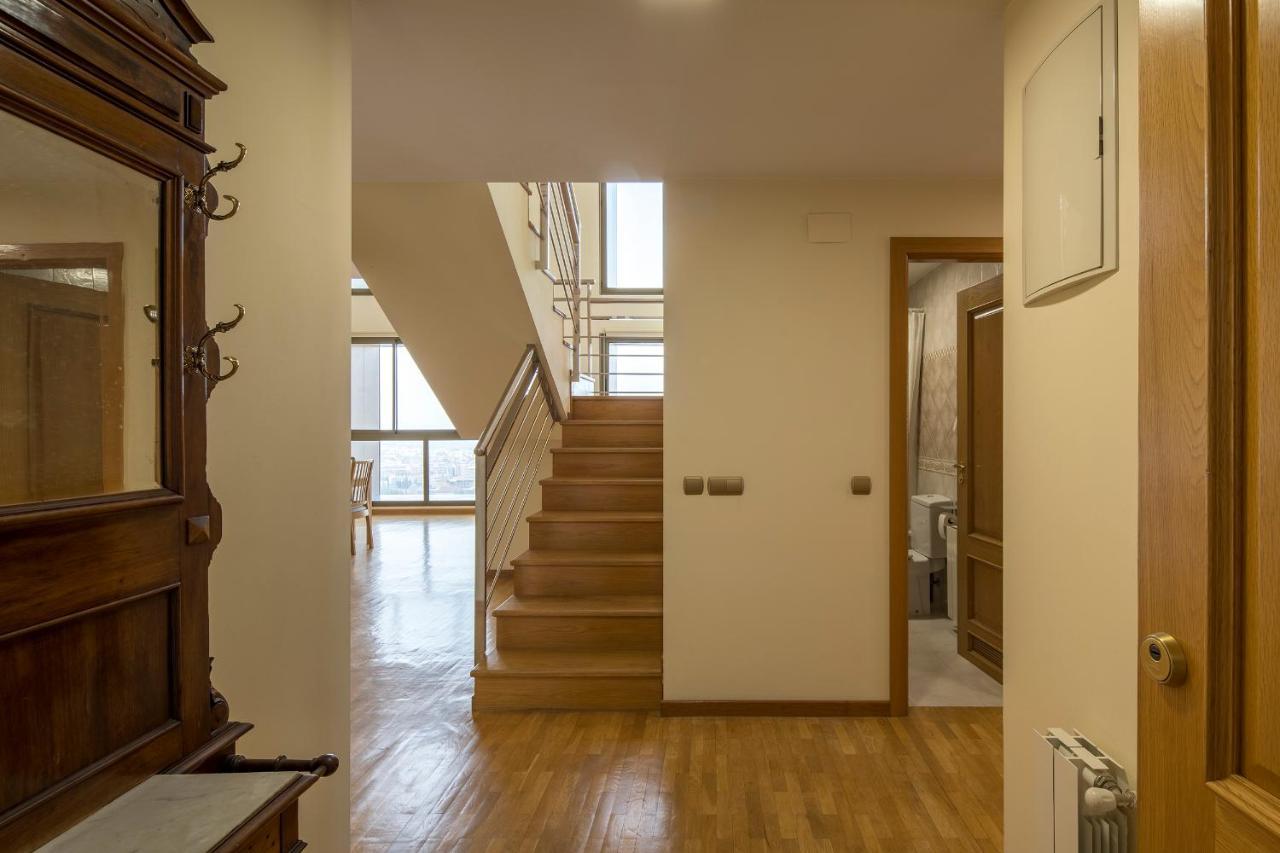 Atico Granada, Penthouse, 18-19th Floor, Centre, Views, Terrace, Free Parking Appartement Grenade
