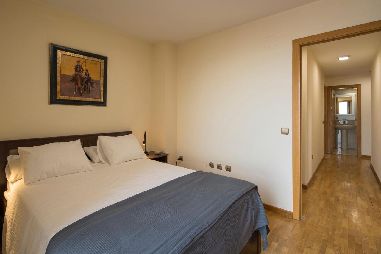 Apartment Atico Granada, Penthouse, 18-19th Floor, Centre, Views, Terrace, Free Parking *