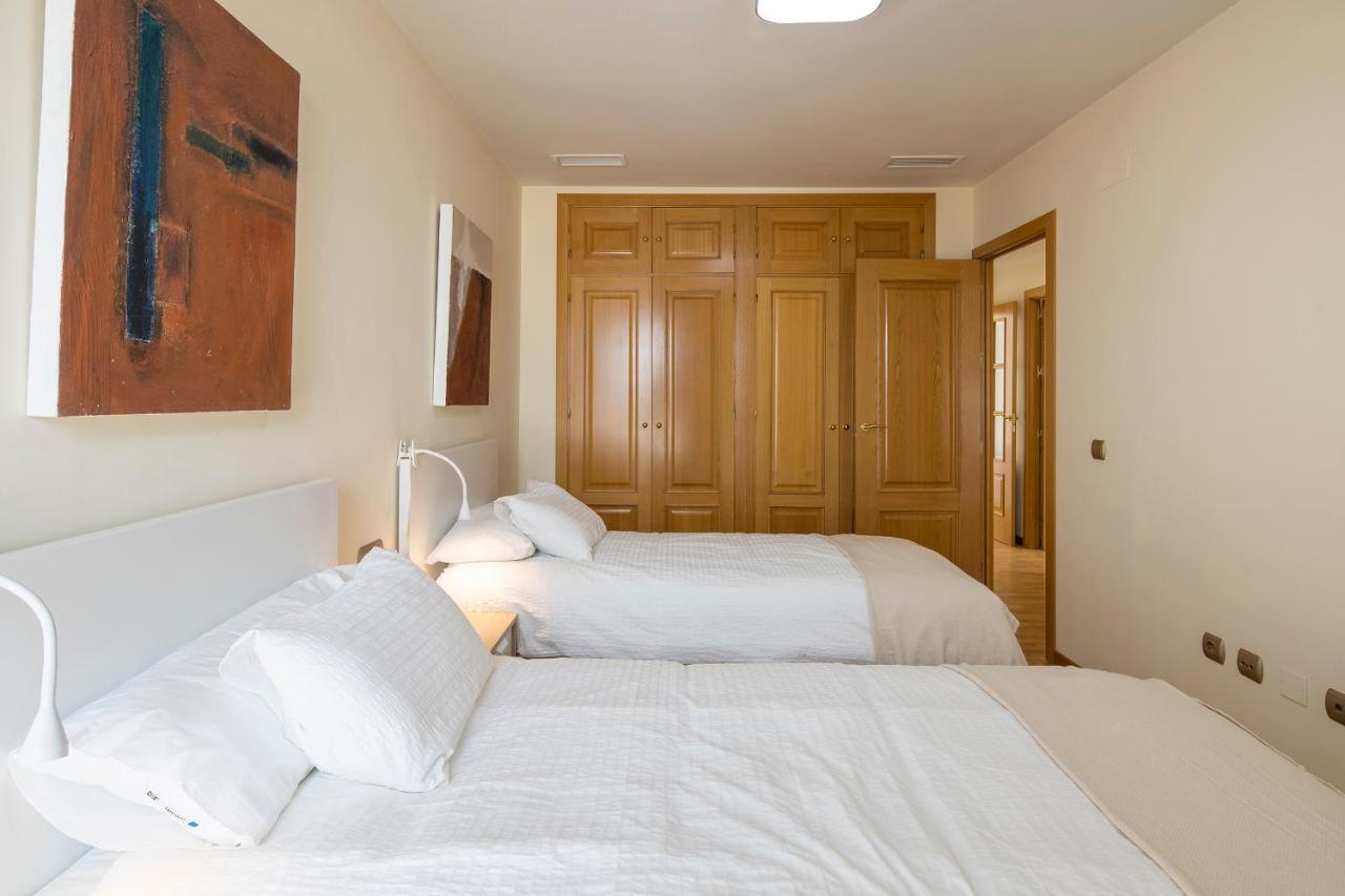 Atico Granada, Penthouse, 18-19th Floor, Centre, Views, Terrace, Free Parking * Grenade