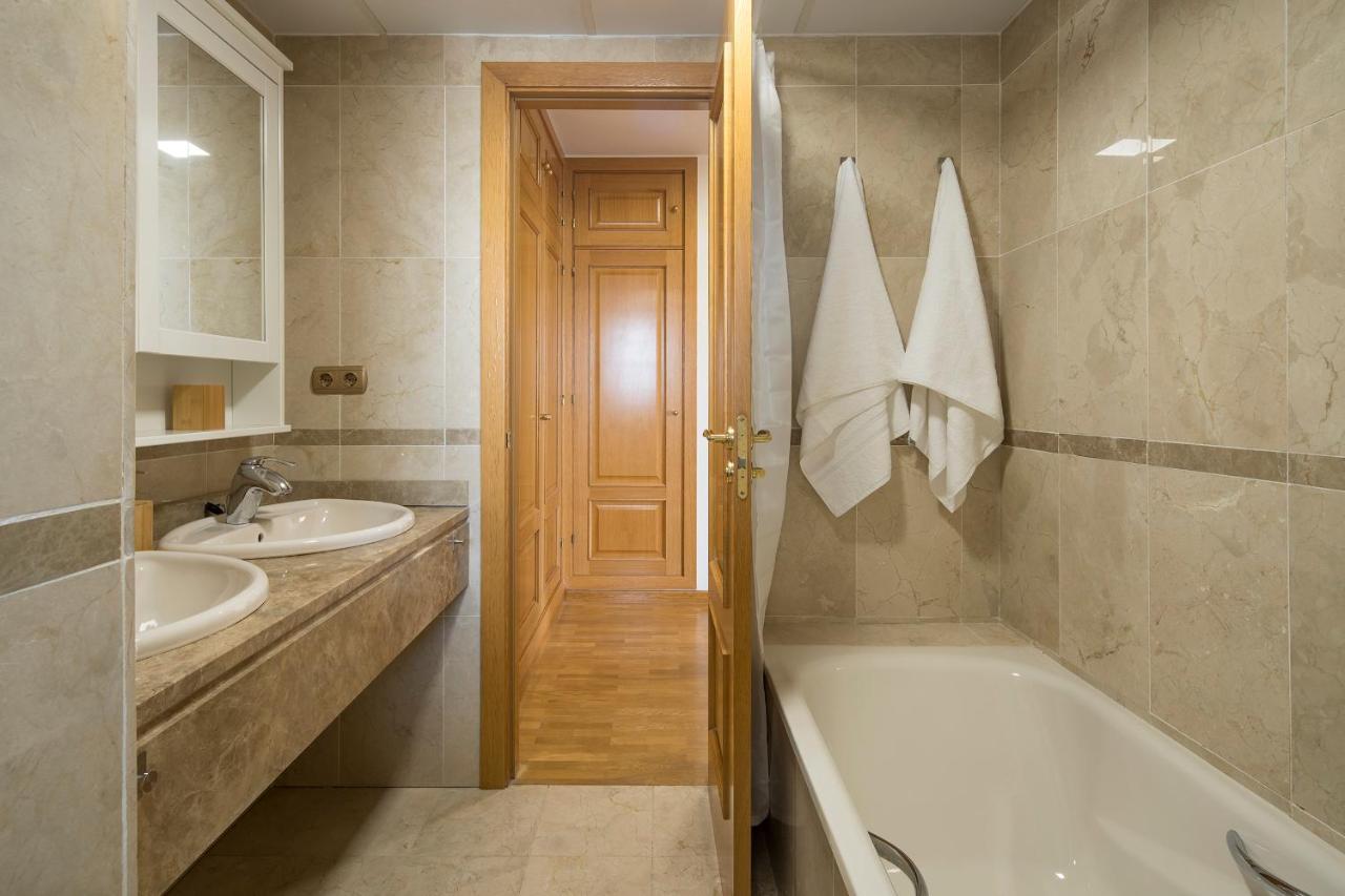 Appartement Atico Granada, Penthouse, 18-19th Floor, Centre, Views, Terrace, Free Parking *