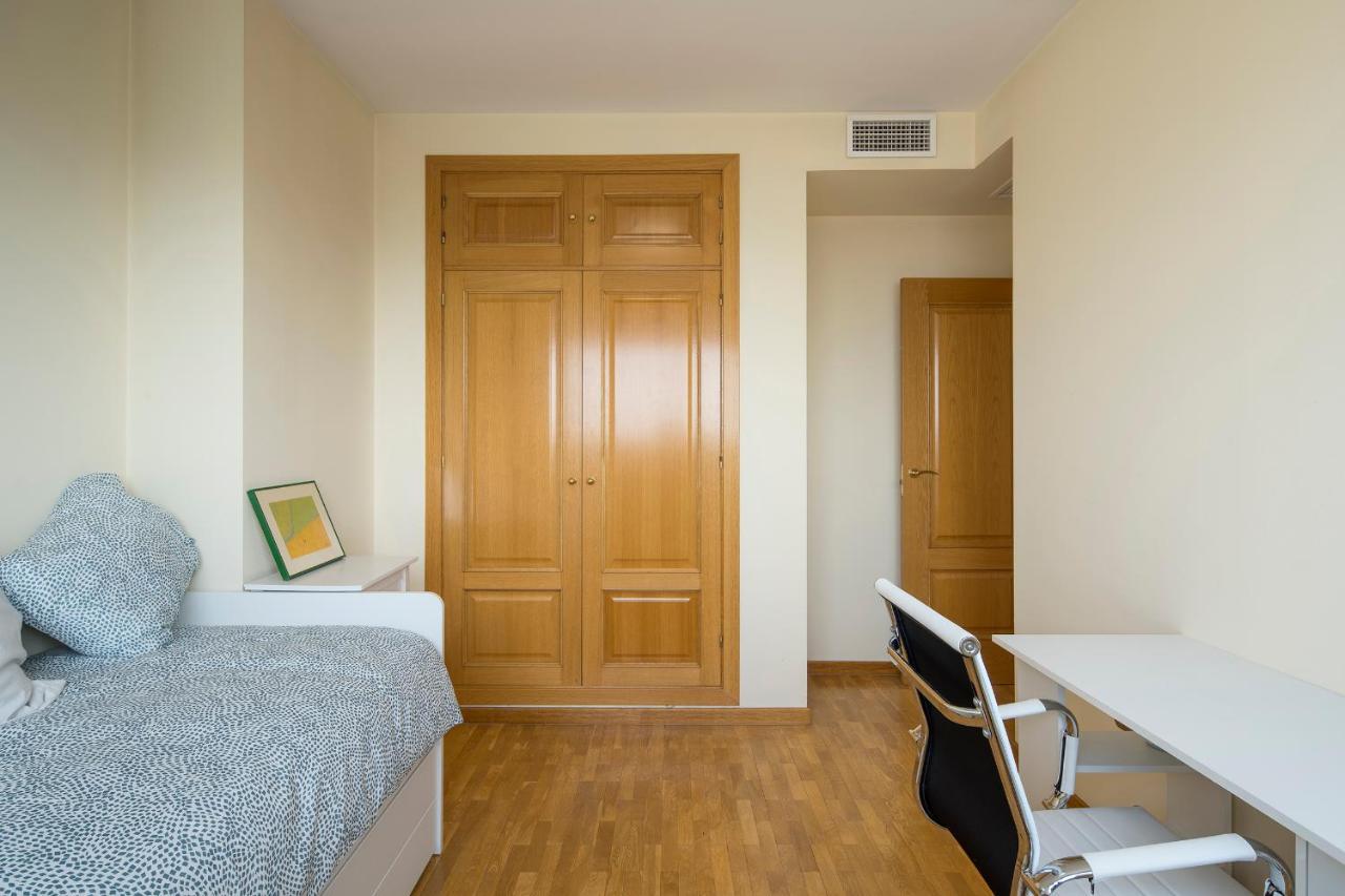 Atico Granada, Penthouse, 18-19th Floor, Centre, Views, Terrace, Free Parking Apartment Granada